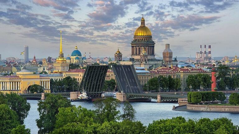 圣彼得堡的房地产