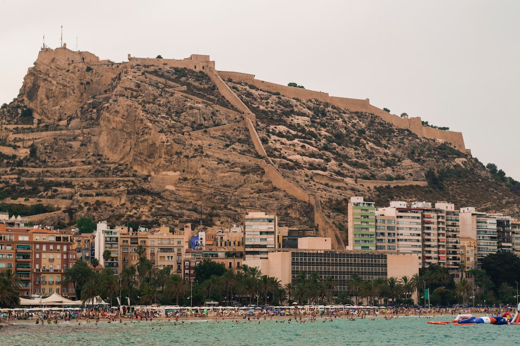 Alicante: En komplett guide til bolig, sightseeing og eiendomsinvesteringer
