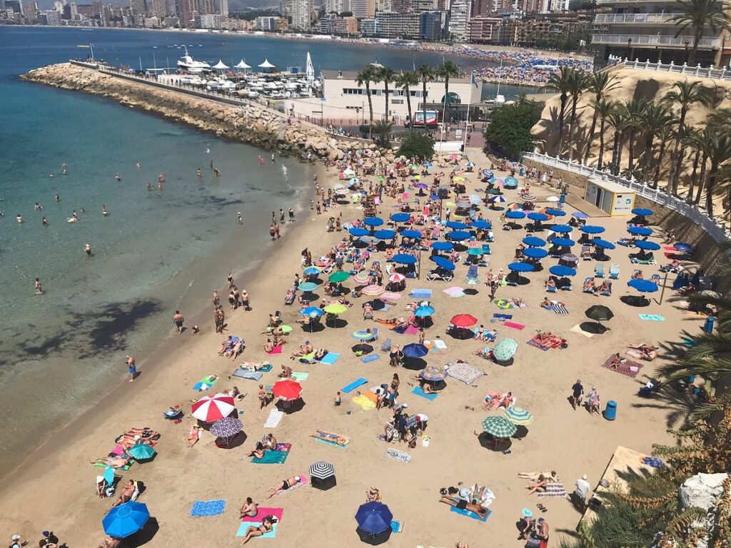 Benidorm: The Complete Guide to Living, Sightseeing and Real Estate Investing