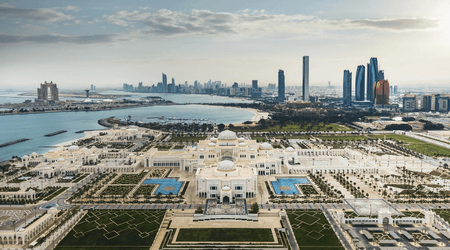 Confronto tra le proprietà di Ras Al Khaimah e Abu Dhabi