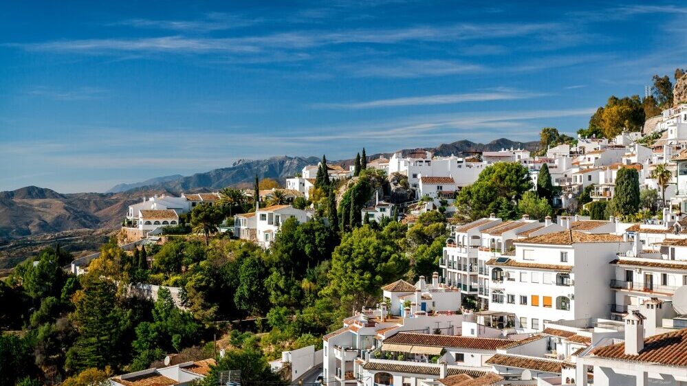 How to obtain a residence permit in Spain through the purchase of real estate