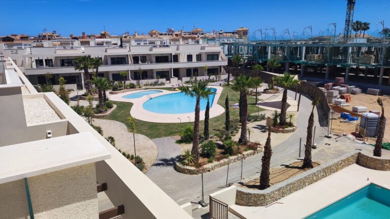 Apartments near the sea in an innovative residential project in Torrevieja