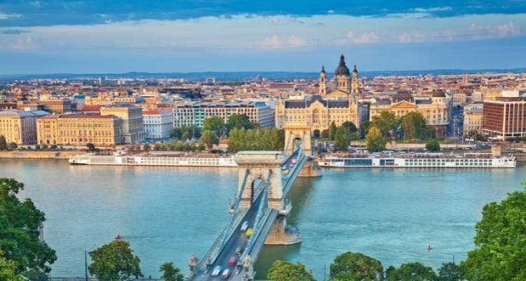 Advantages of buying real estate in Hungary to obtain a residence permit